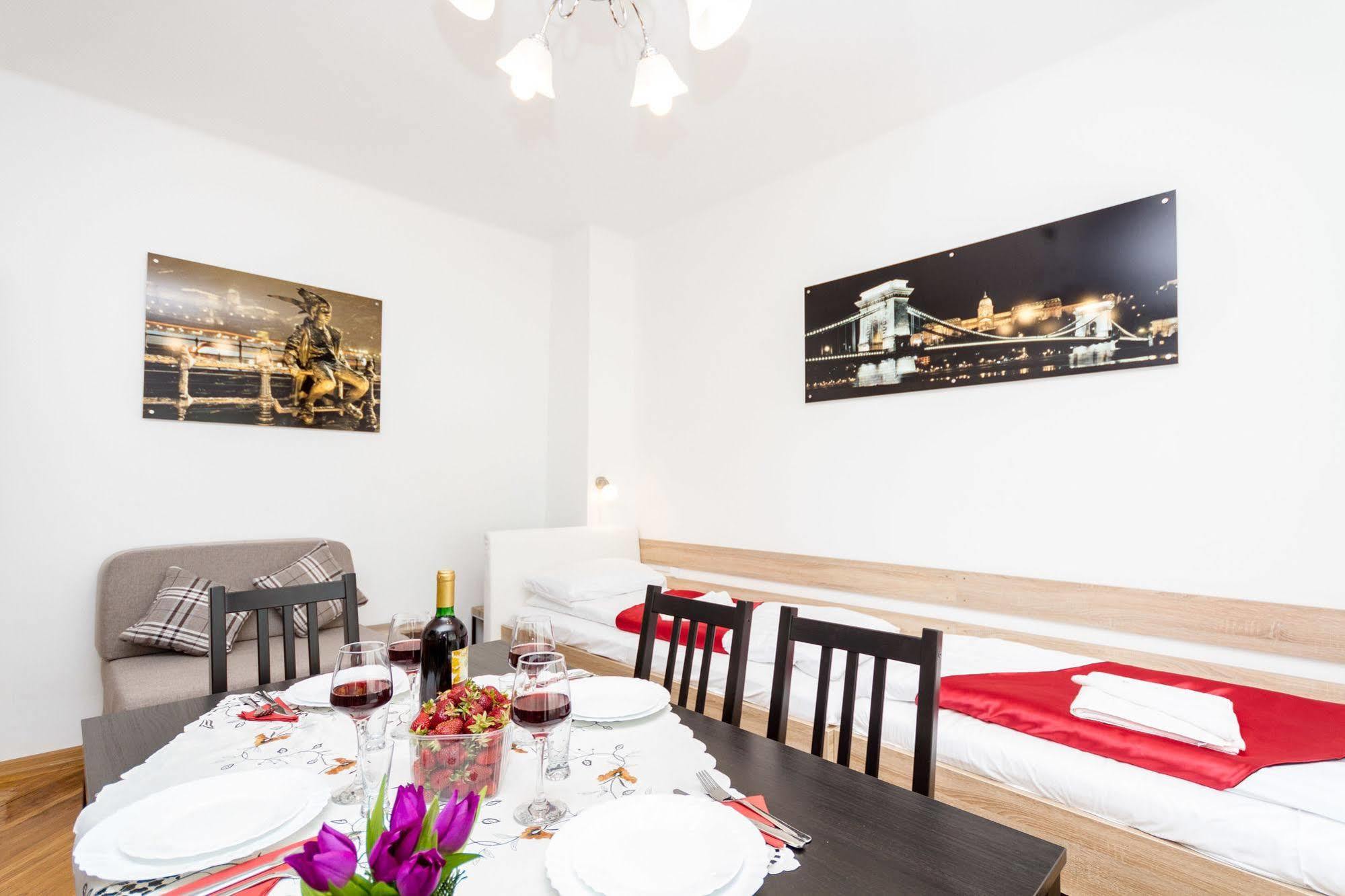 Like Home - City Center - Style Apartment Budapest Eksteriør bilde