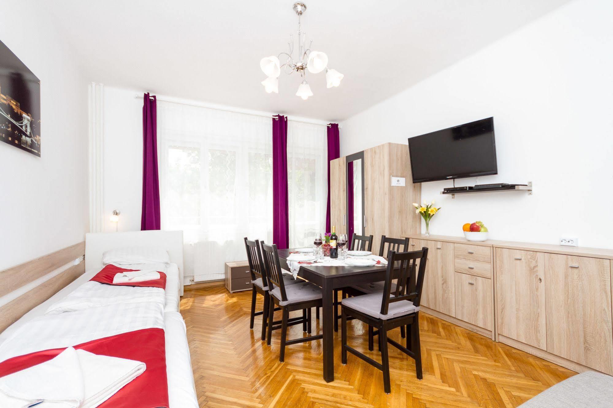 Like Home - City Center - Style Apartment Budapest Eksteriør bilde