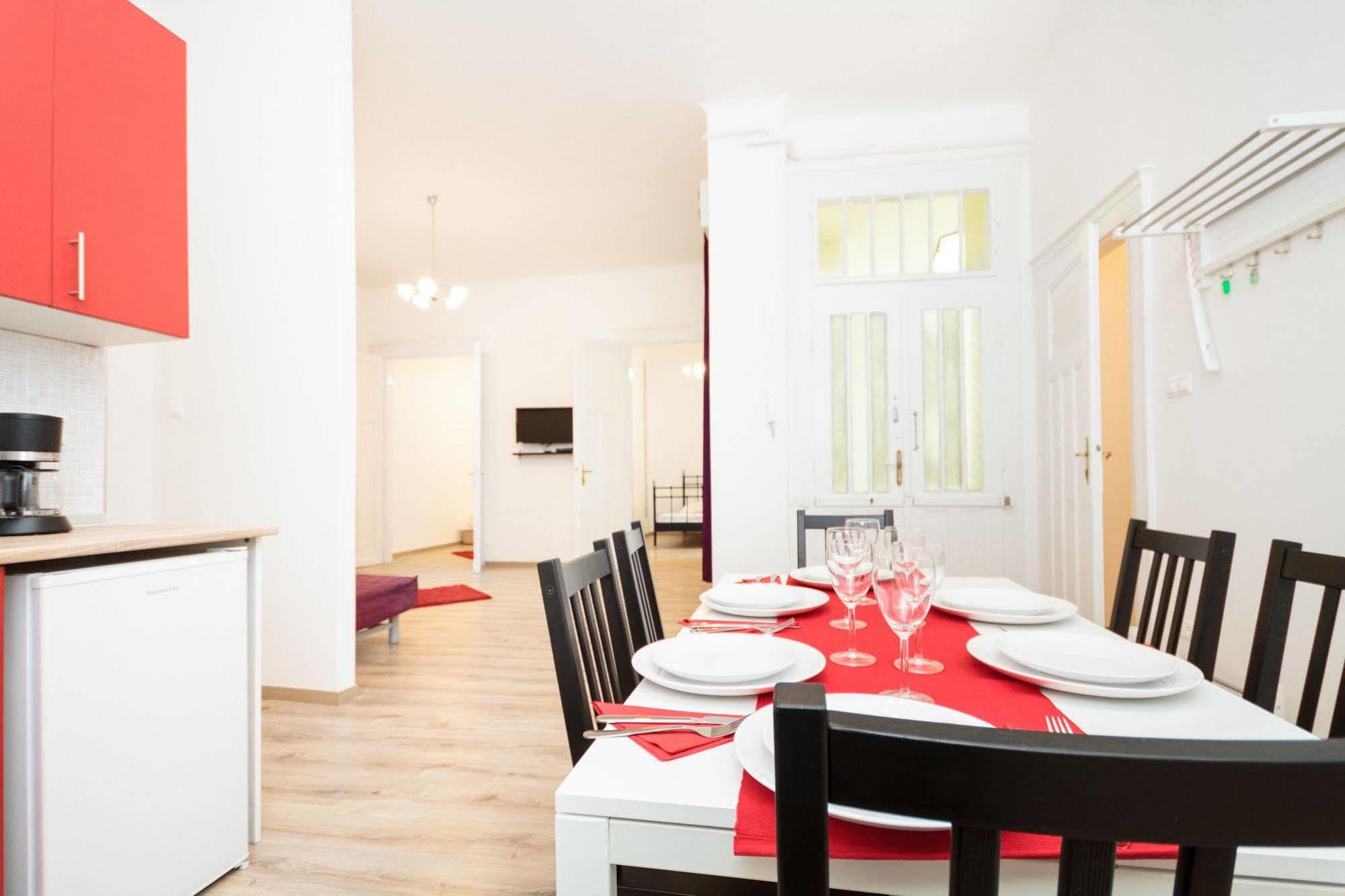 Like Home - City Center - Style Apartment Budapest Eksteriør bilde