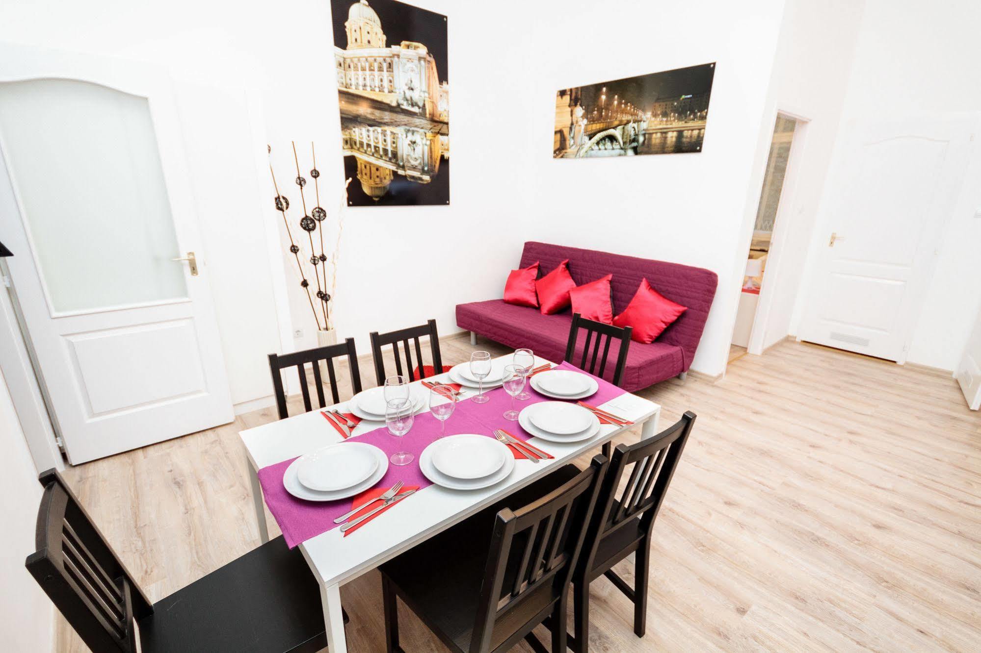 Like Home - City Center - Style Apartment Budapest Eksteriør bilde