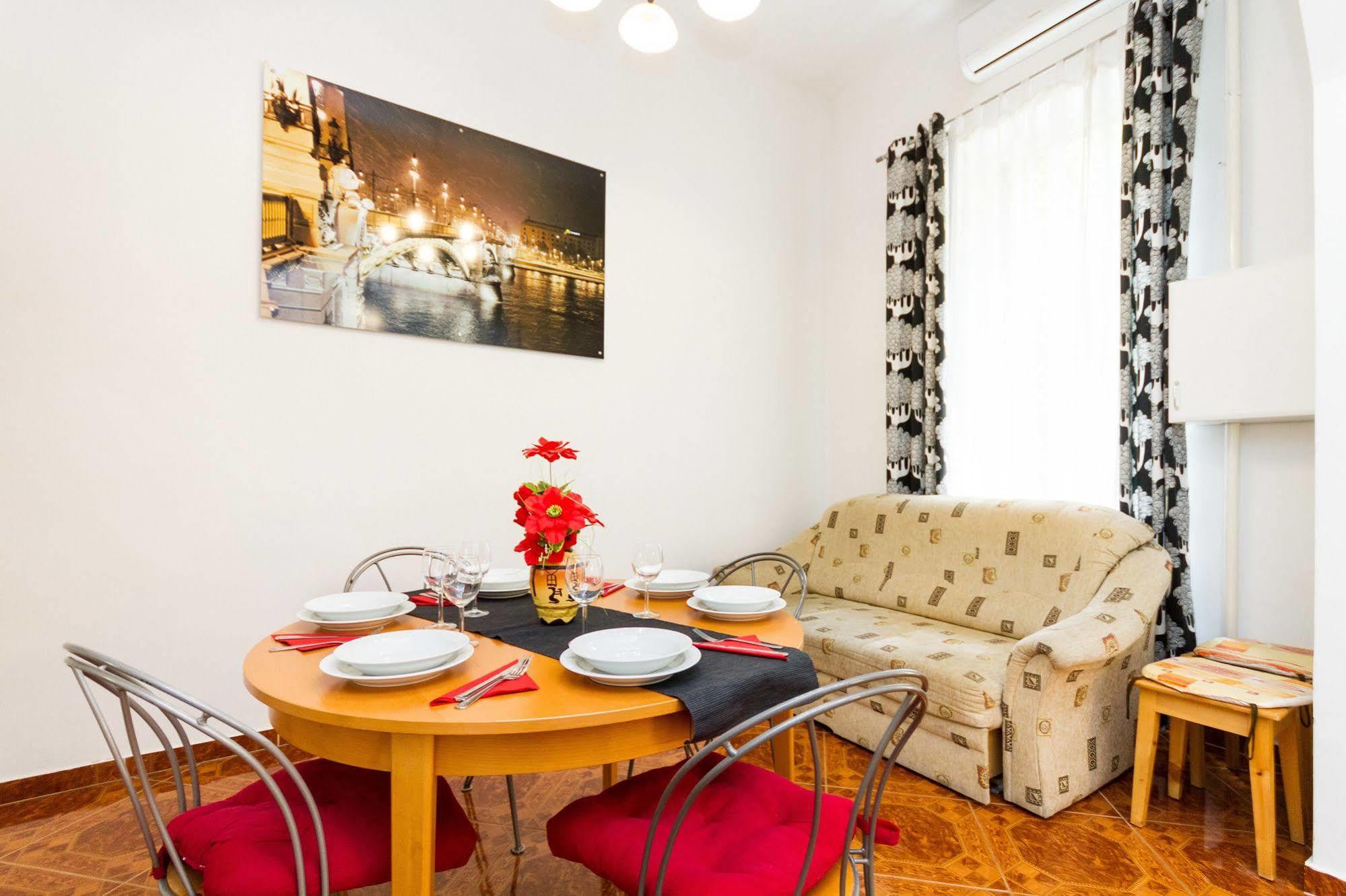 Like Home - City Center - Style Apartment Budapest Eksteriør bilde