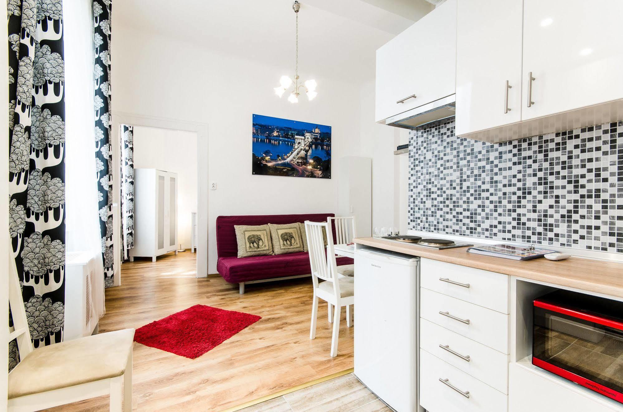 Like Home - City Center - Style Apartment Budapest Eksteriør bilde